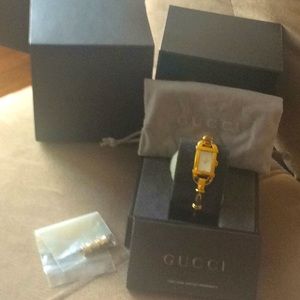 Women’s Gucci Watch (6800L)